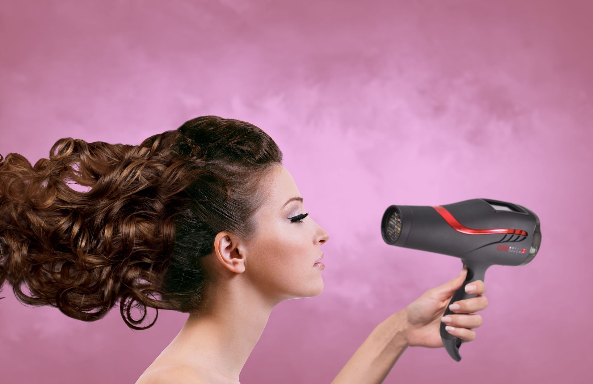 ¿Cómo rizarse el pelo con un secador? Según secador.top
