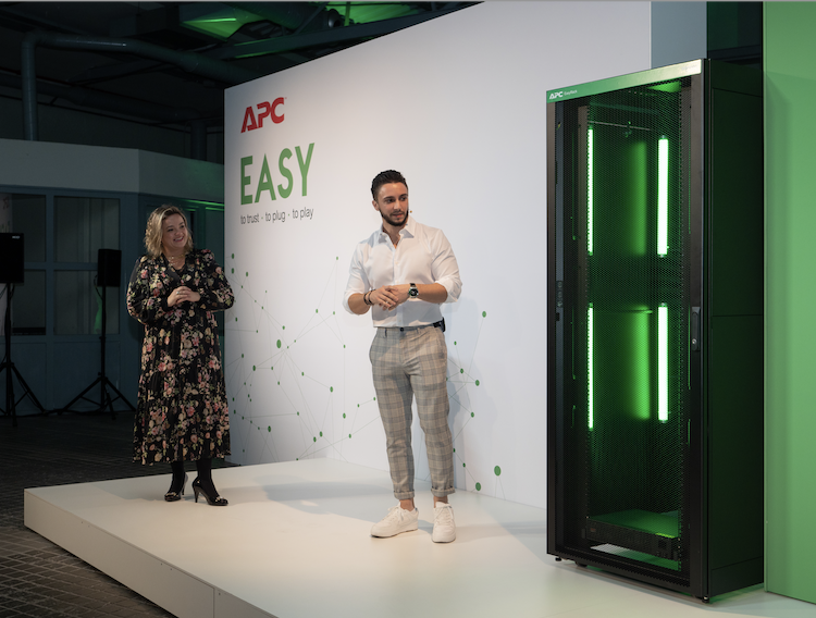 Foto de Schneider Electric presenta su nueva gama Easy Rack a sus