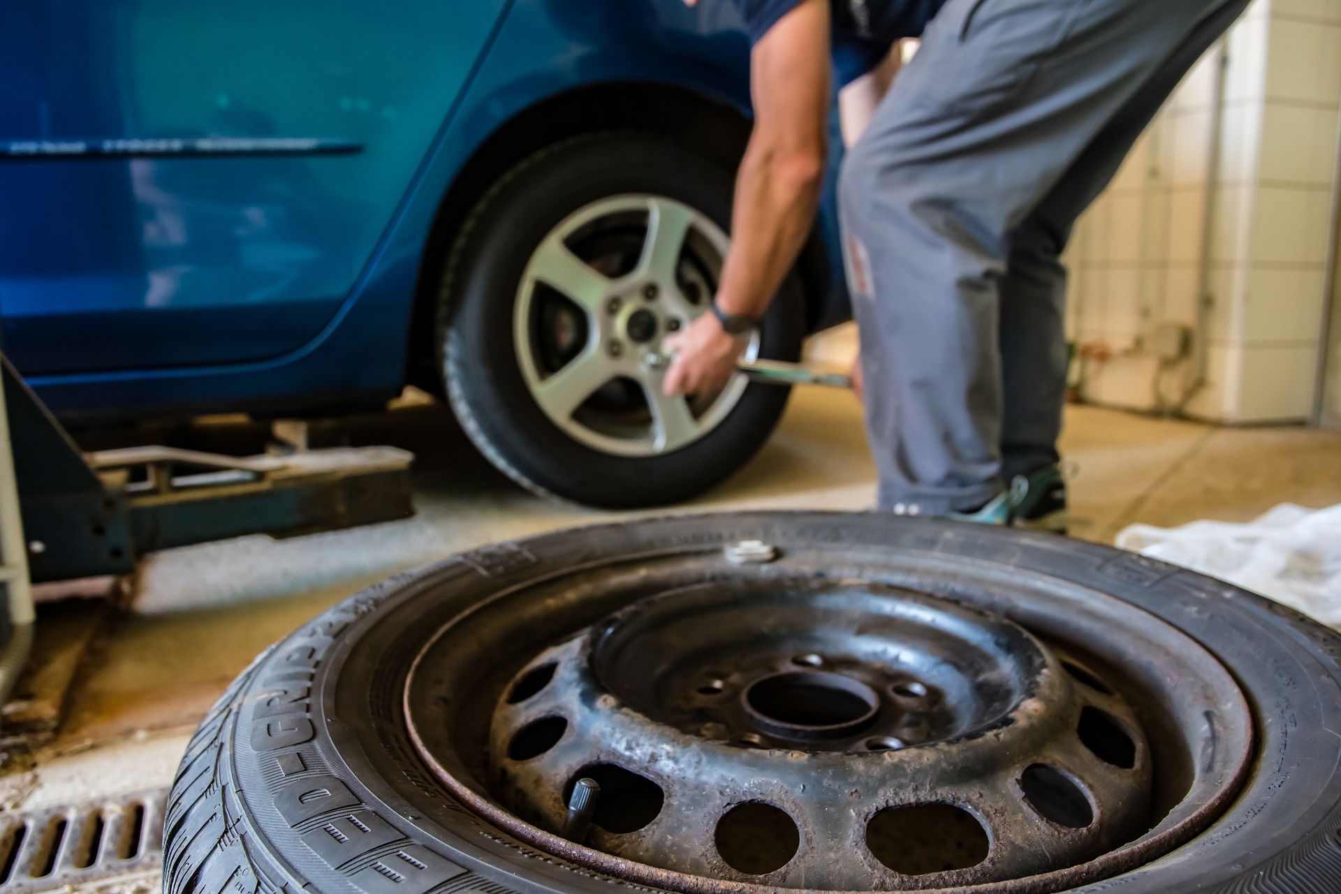 4 imprescindibles según Otoniel para hacer la revisión del coche antes de las escapadas de verano